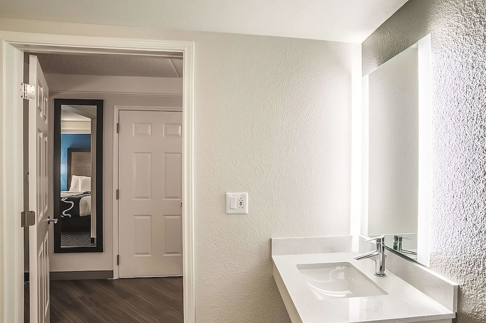 Photo of Bathroom in Ahwatukee Foothills