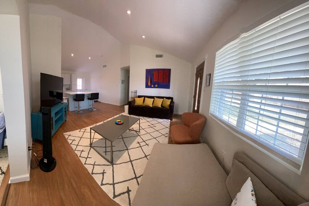 Photo of Livingroom in Mission