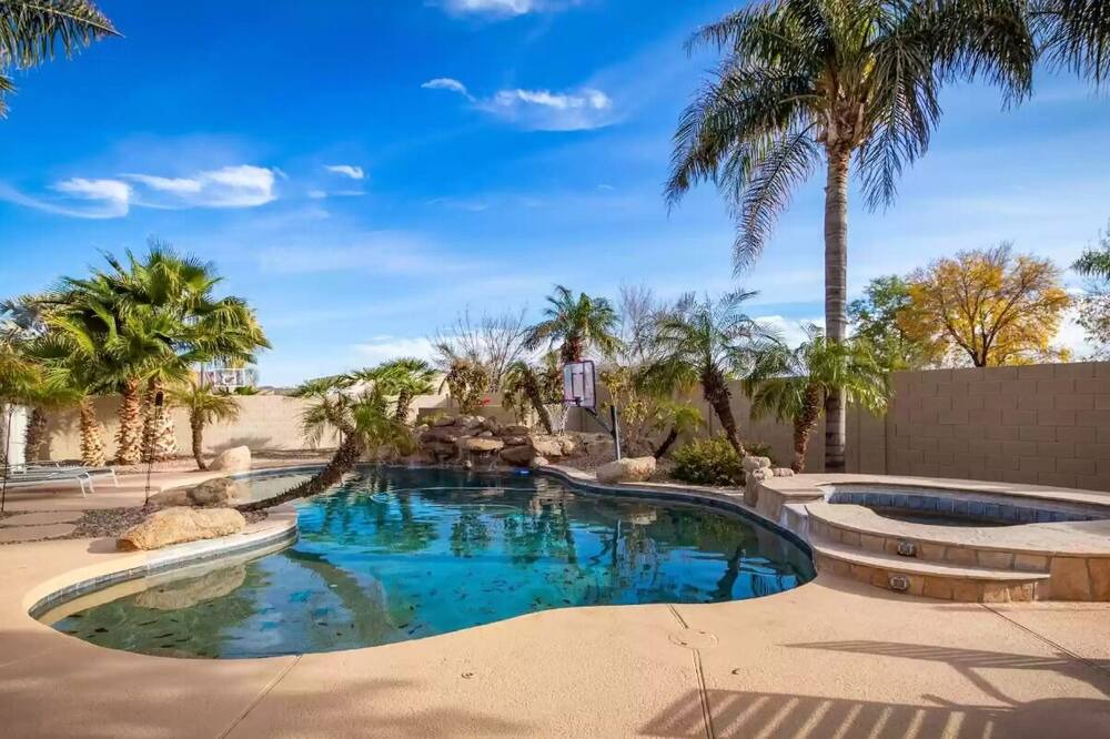 Photo of Outdoor in Calle Lejos Estates