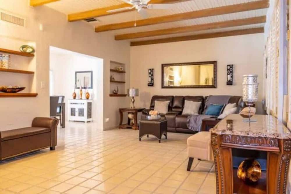 Photo of Livingroom in Tucson