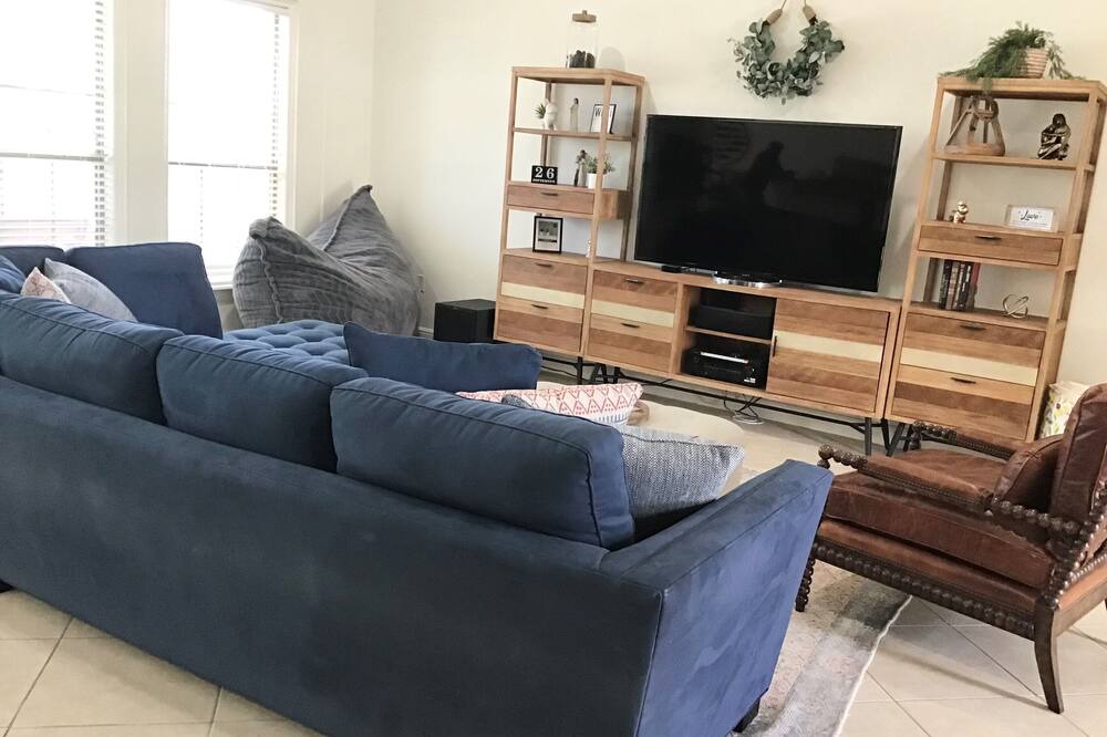 Photo of Livingroom in Laguna Vista