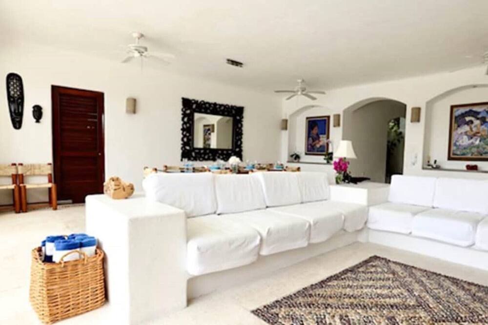 Photo of Livingroom in Las Brisas