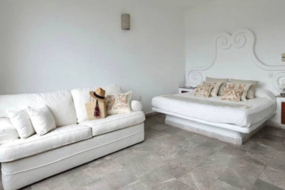 Photo of Bedroom in Las Brisas