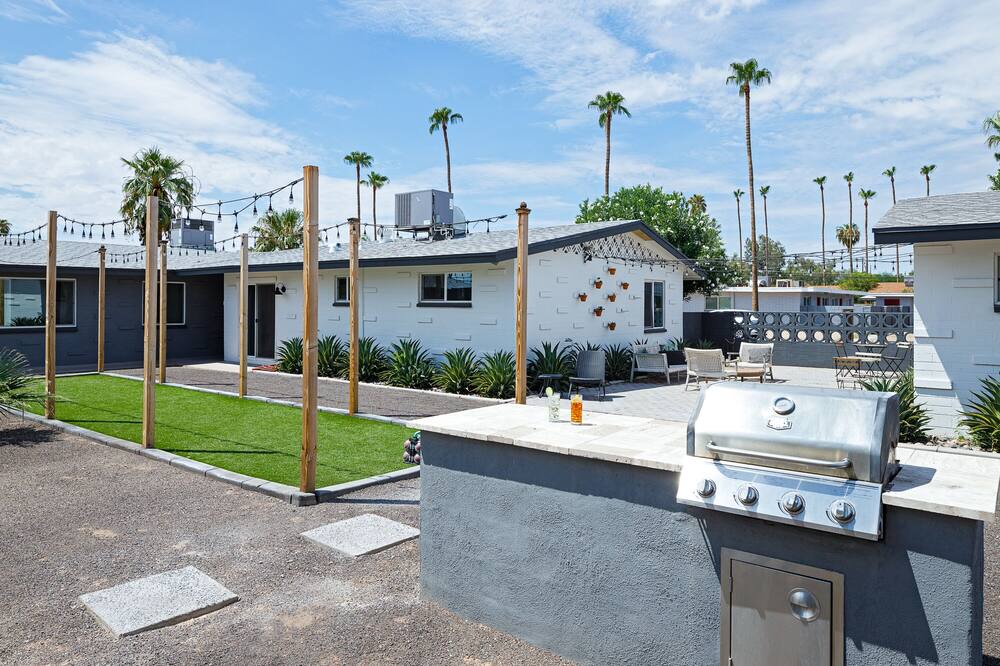Photo of Outdoor in Entertainment District