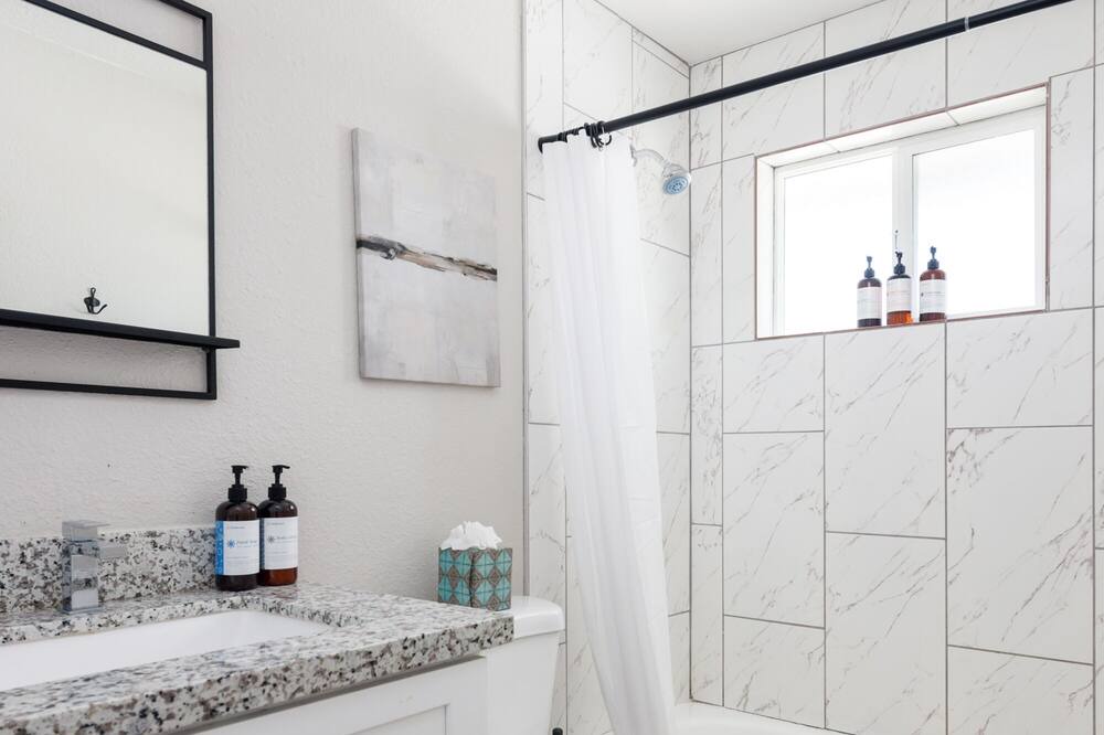 Photo of Bathroom in Entertainment District