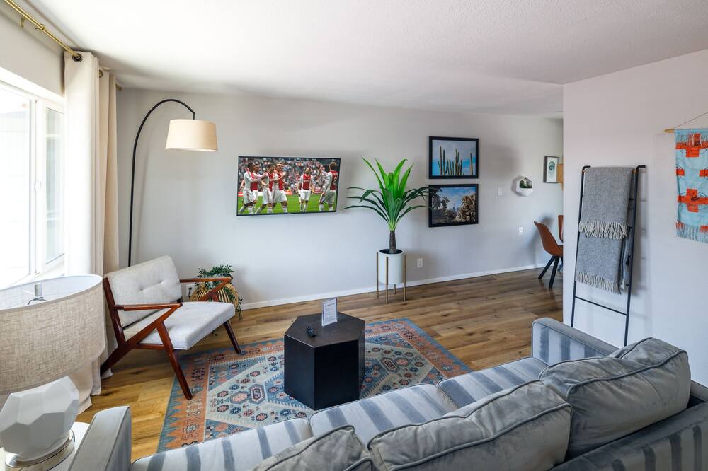 Photo of Bedroom in Entertainment District