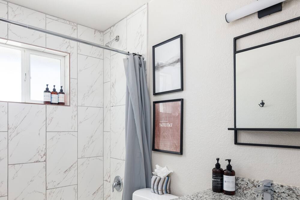 Photo of Bathroom in Entertainment District