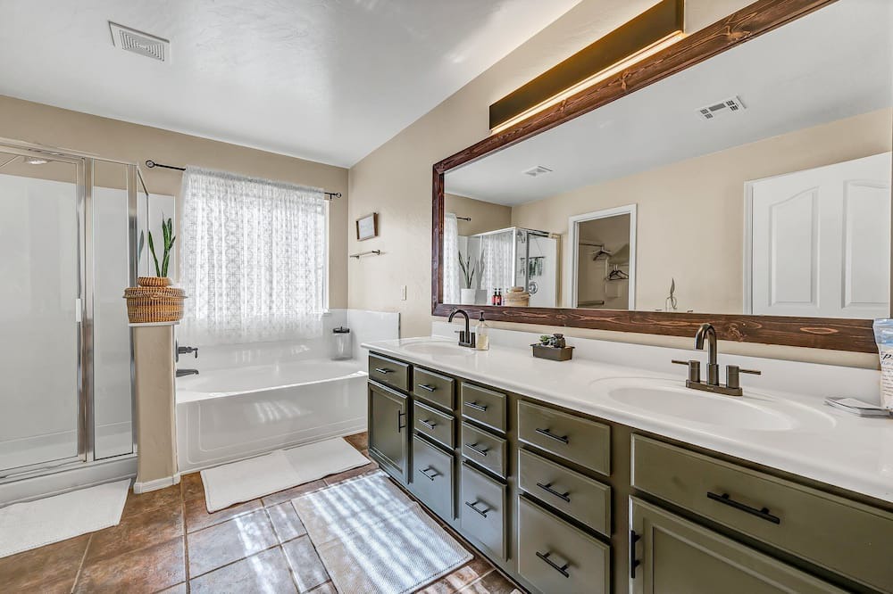 Photo of Bathroom in Foothills