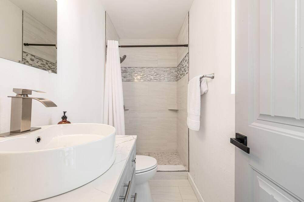 Photo of Bathroom in New Papago Parkway