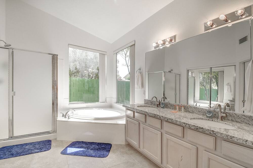 Photo of Bathroom in Avondale