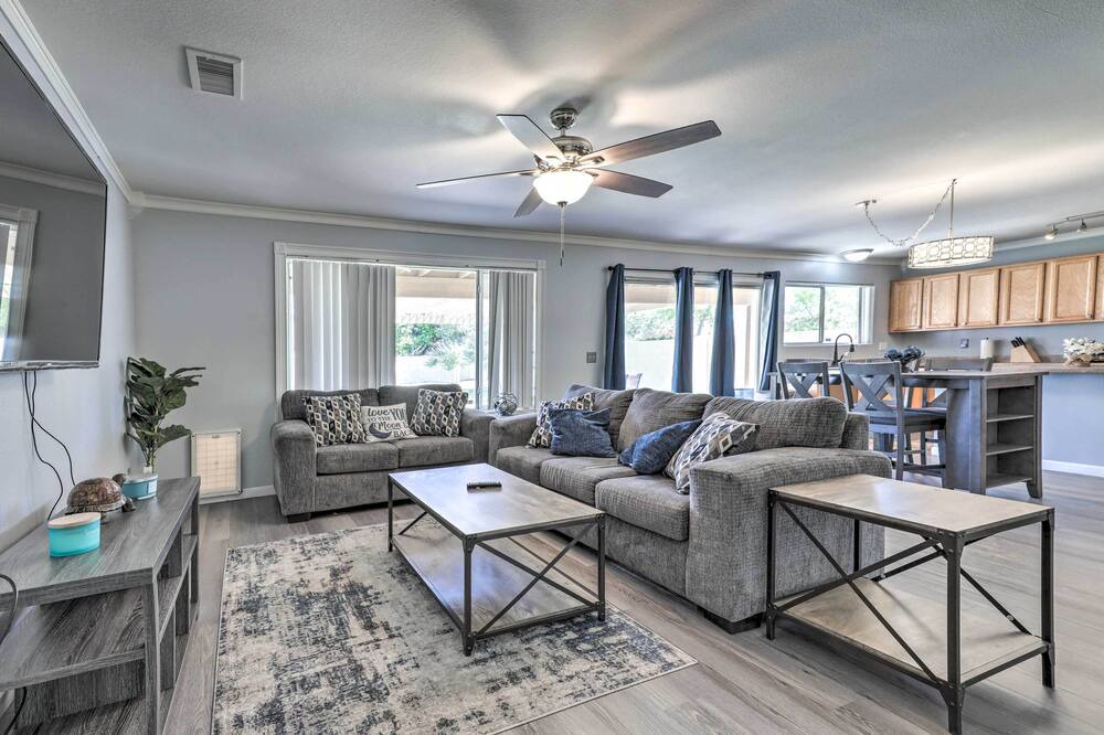 Photo of Livingroom in South Mountain