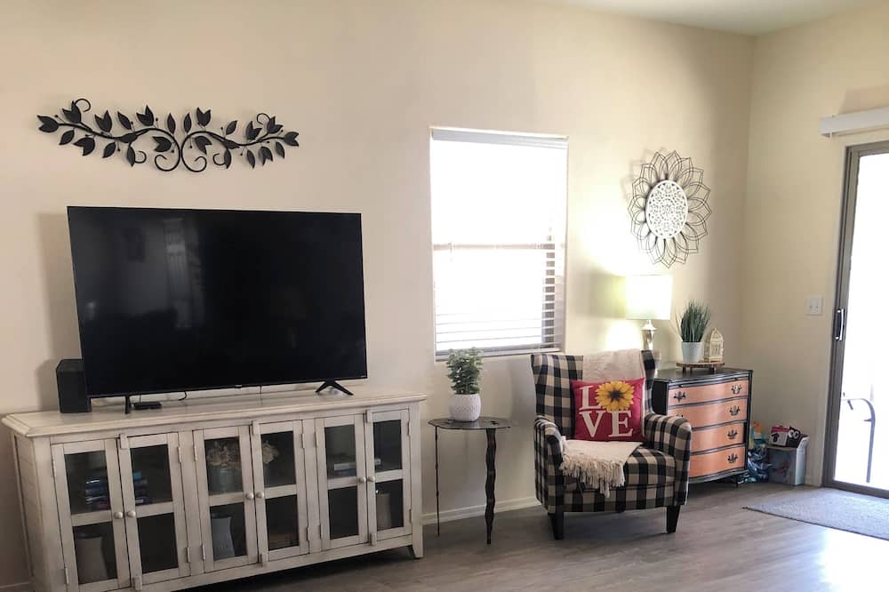 Photo of Livingroom in Oasis at Magic Ranch
