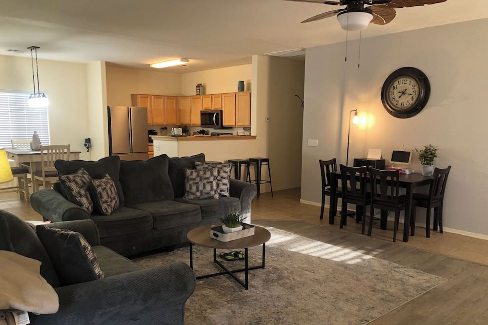 Photo of Livingroom in Oasis at Magic Ranch