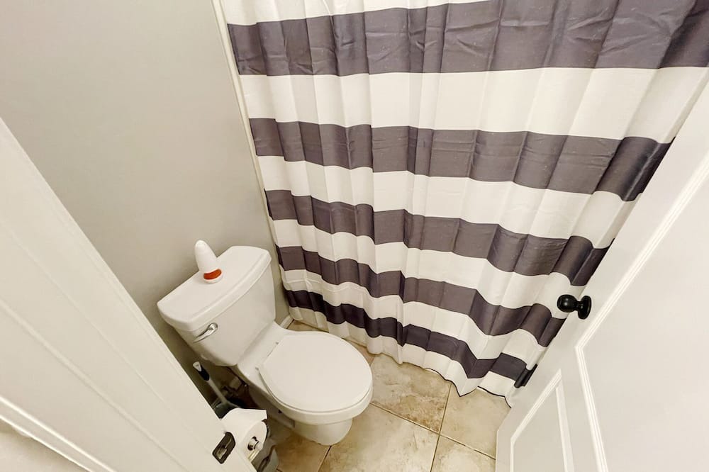 Photo of Bathroom in Canyon Trails