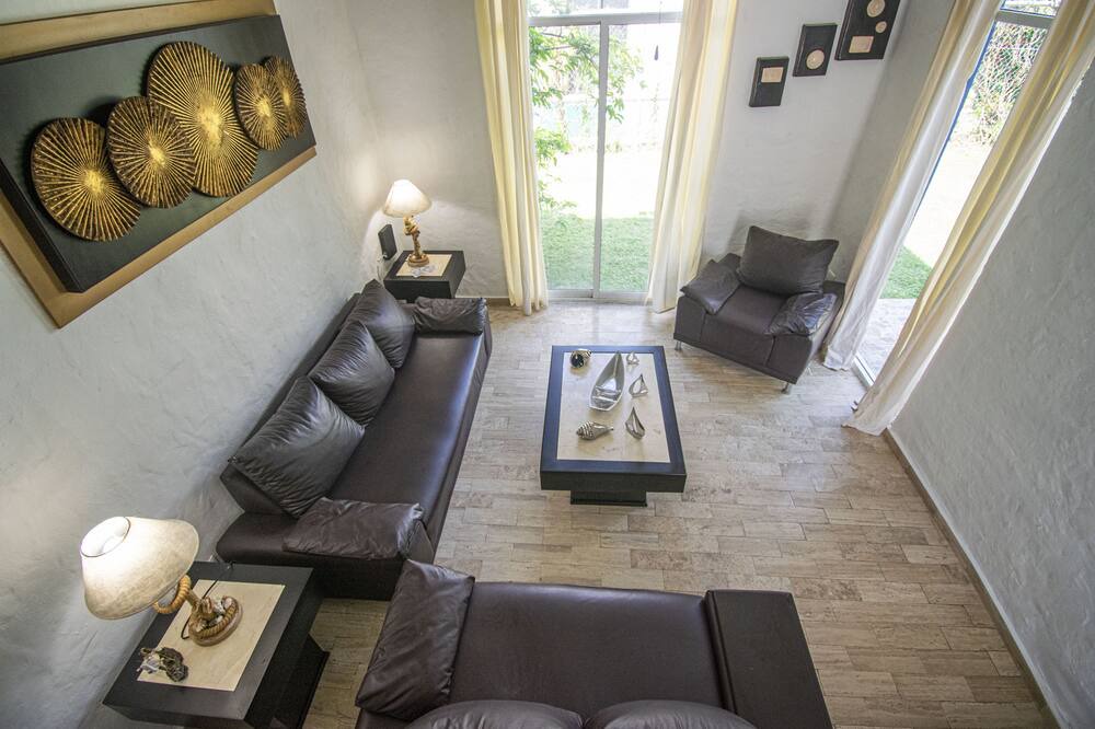 Photo of Livingroom in Cerritos