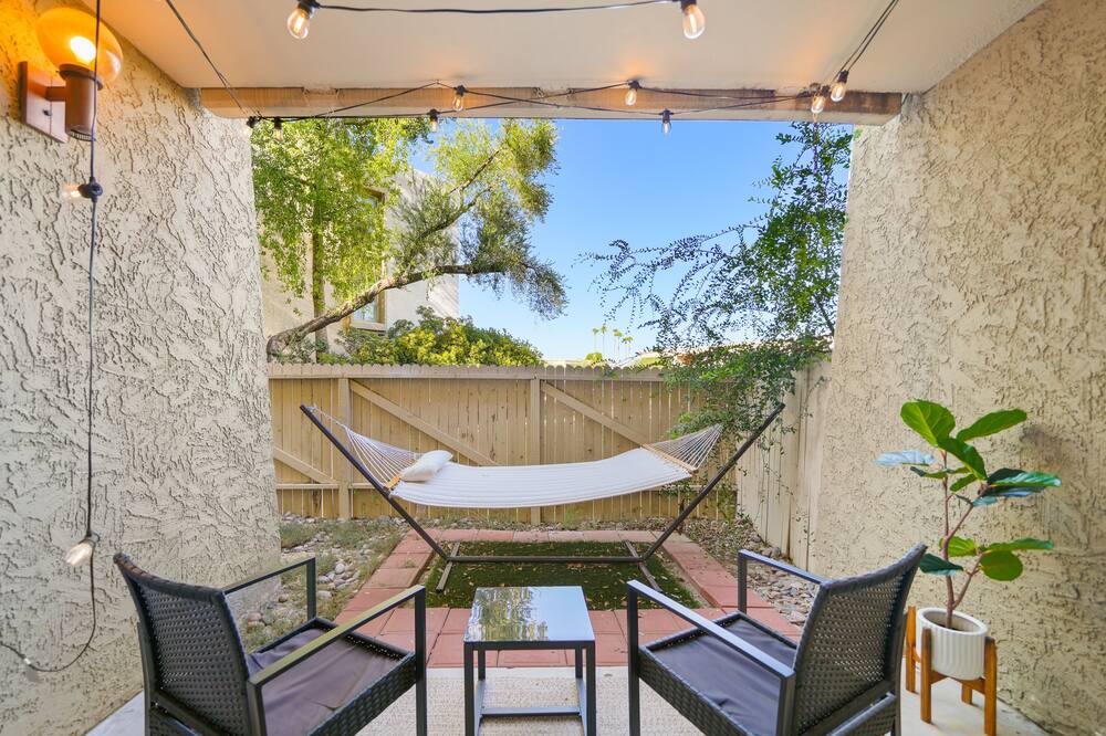 Photo of Patio Balcony in Entertainment District