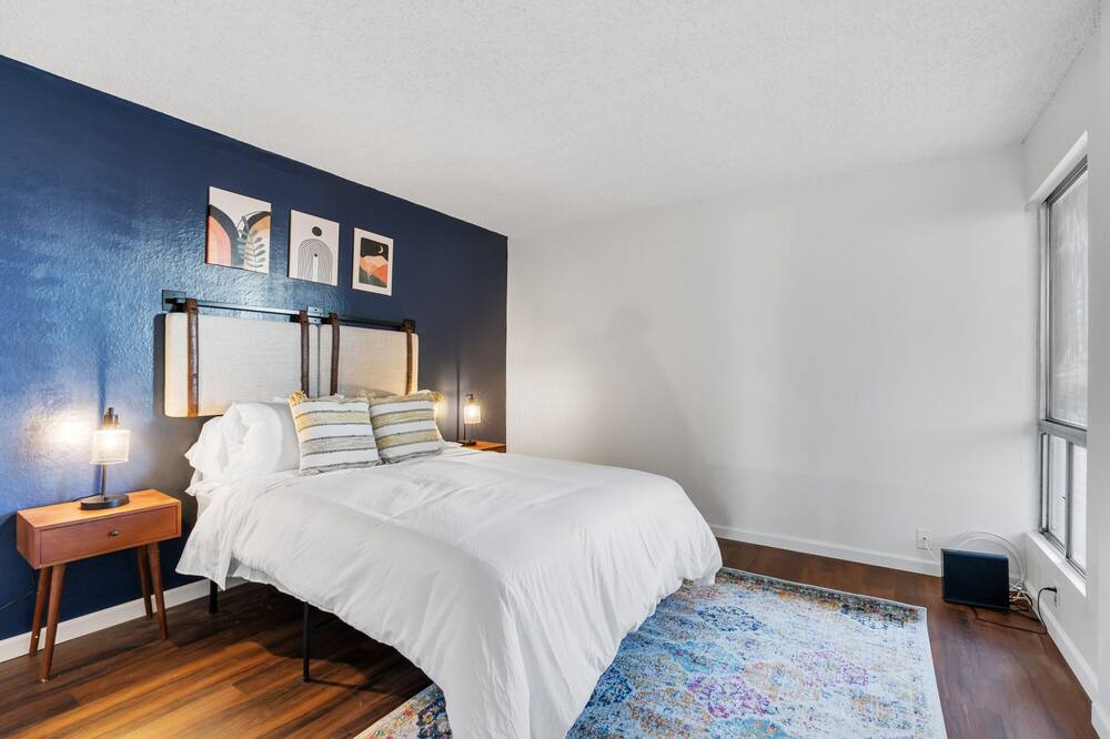 Photo of Bedroom in Entertainment District