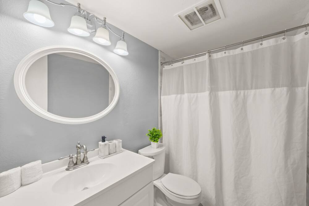 Photo of Bathroom in Entertainment District