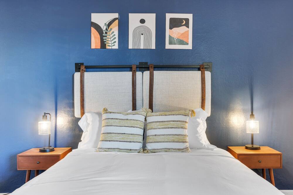 Photo of Bedroom in Entertainment District