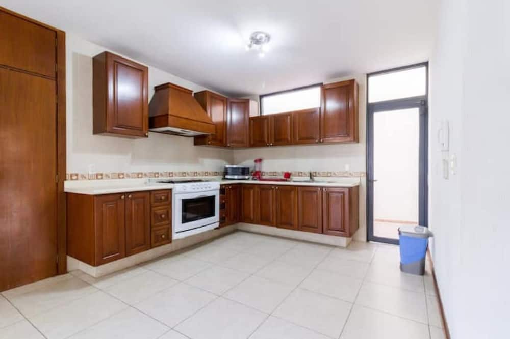 Photo of Kitchen in Zona Expo