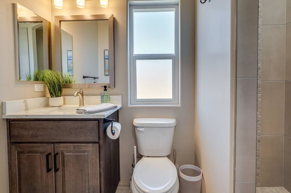 Photo of Bathroom in Desert Hills