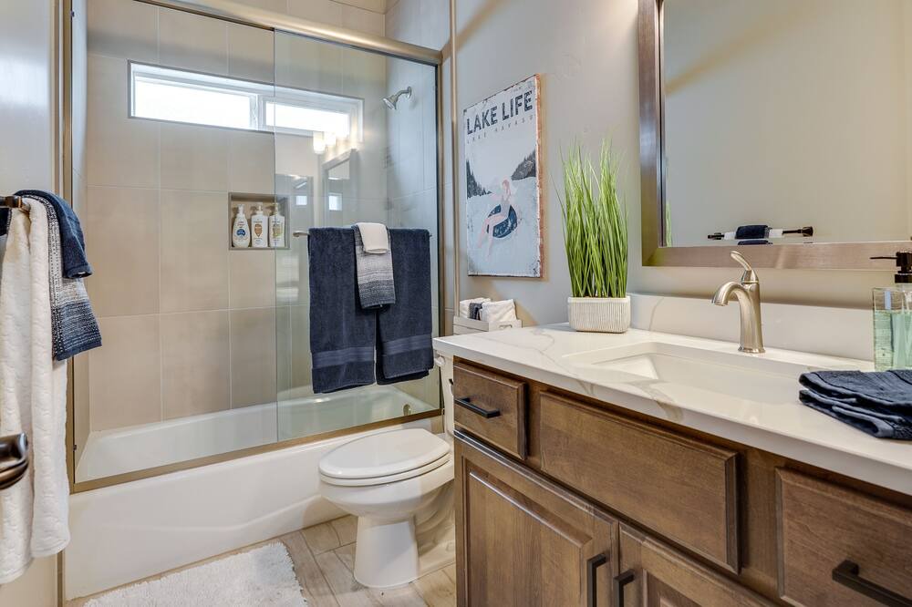 Photo of Bathroom in Desert Hills