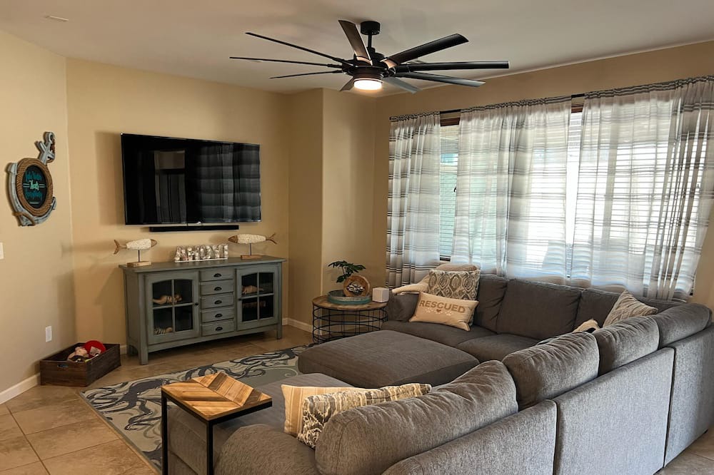 Photo of Bedroom in Desert Hills