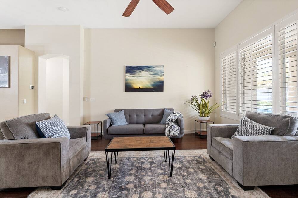 Photo of Livingroom in Rovey Farm Estates