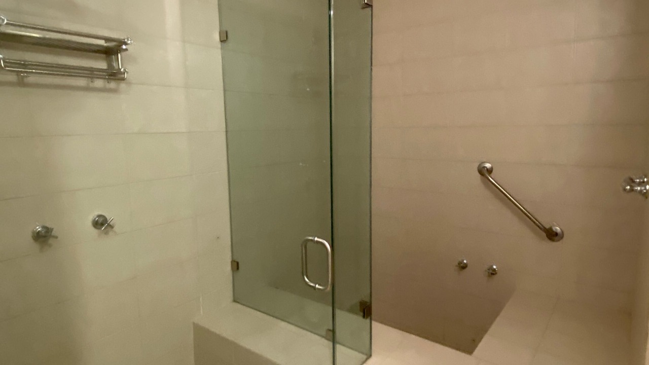 Photo of Bathroom in Leon