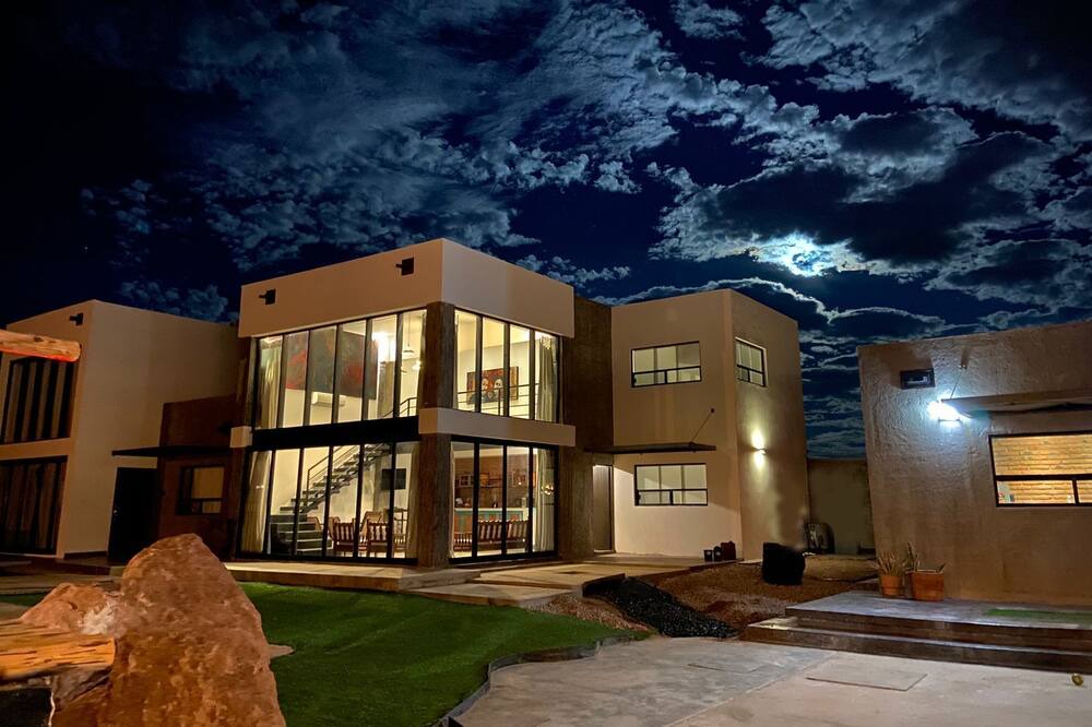 Photo of Outdoor in San Carlos