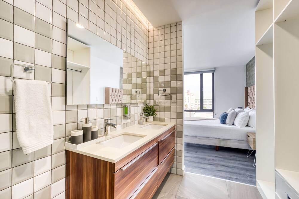 Photo of Bathroom in Avenida Revolucion