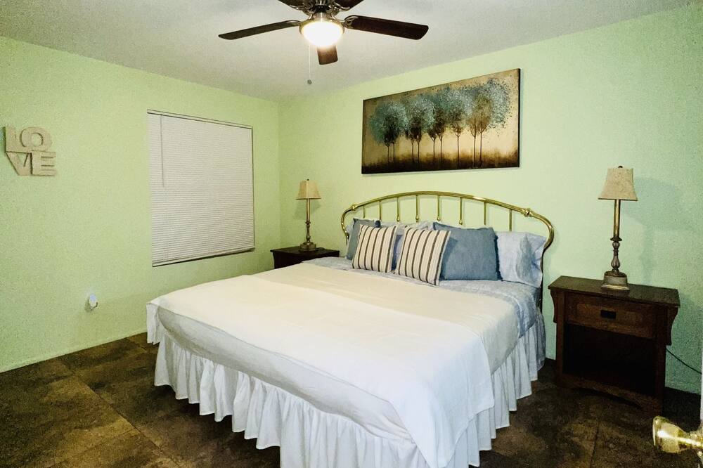 Photo of Bedroom in Maryvale