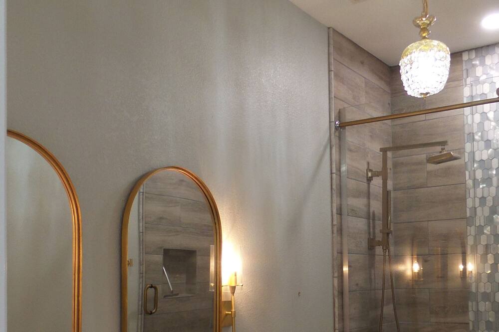 Photo of Bathroom in Laveen