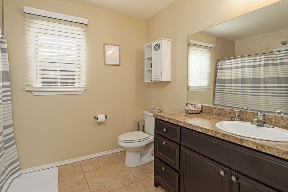 Photo of Bathroom in Edcouch