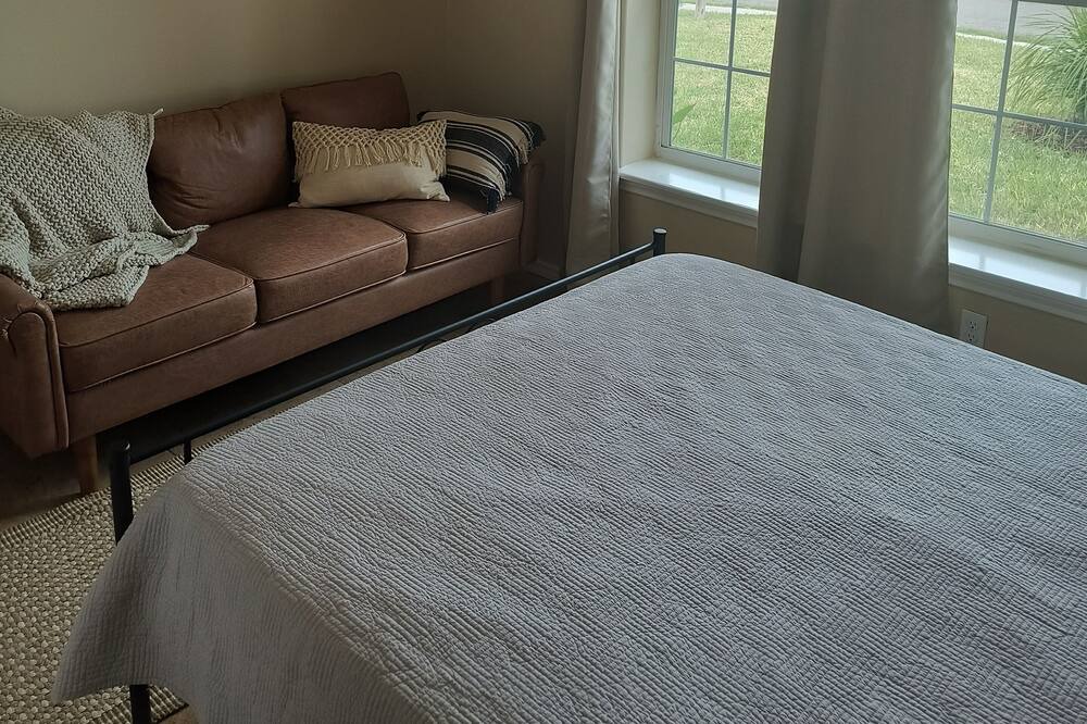 Photo of Bedroom in Edcouch