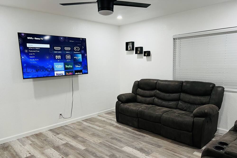 Photo of Livingroom in Eloy