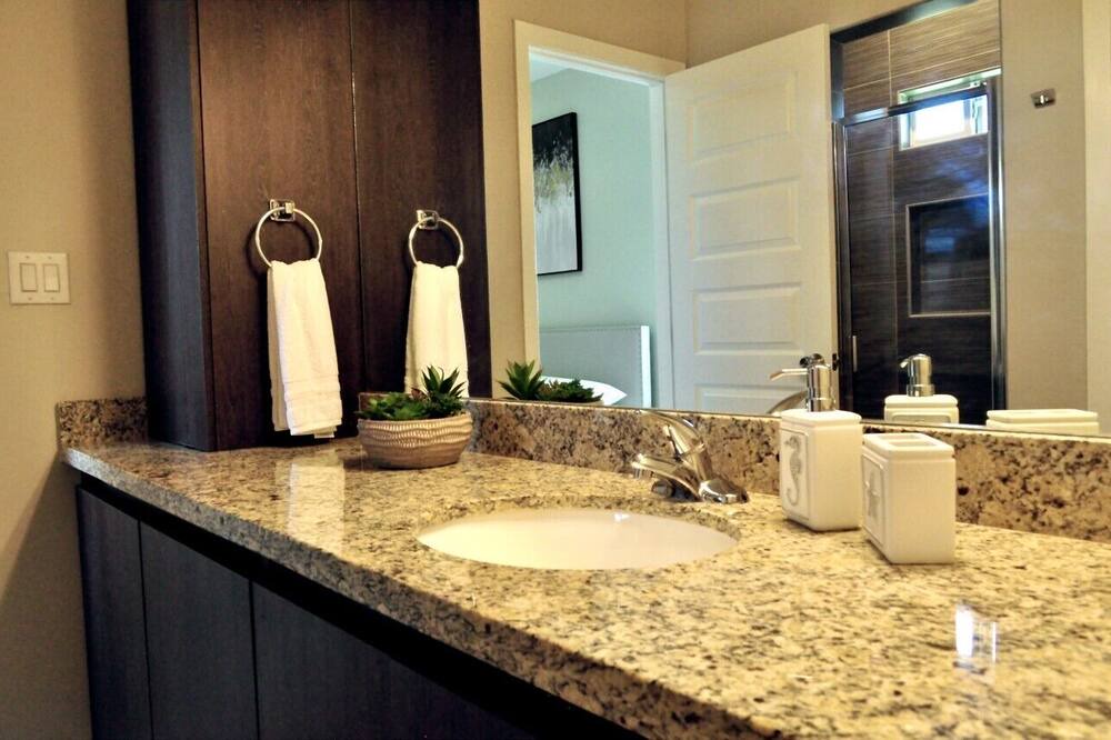 Photo of Bathroom in Edinburg