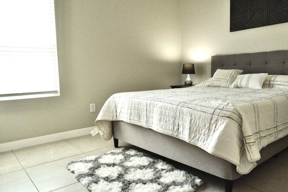 Photo of Bedroom in Edinburg
