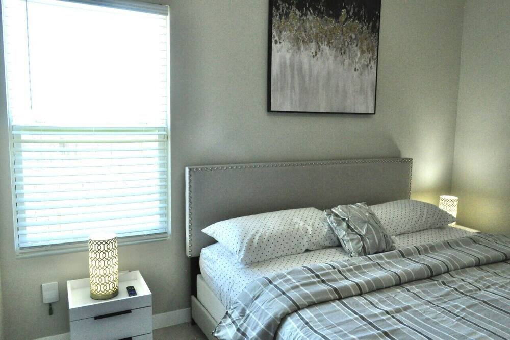 Photo of Bedroom in Edinburg