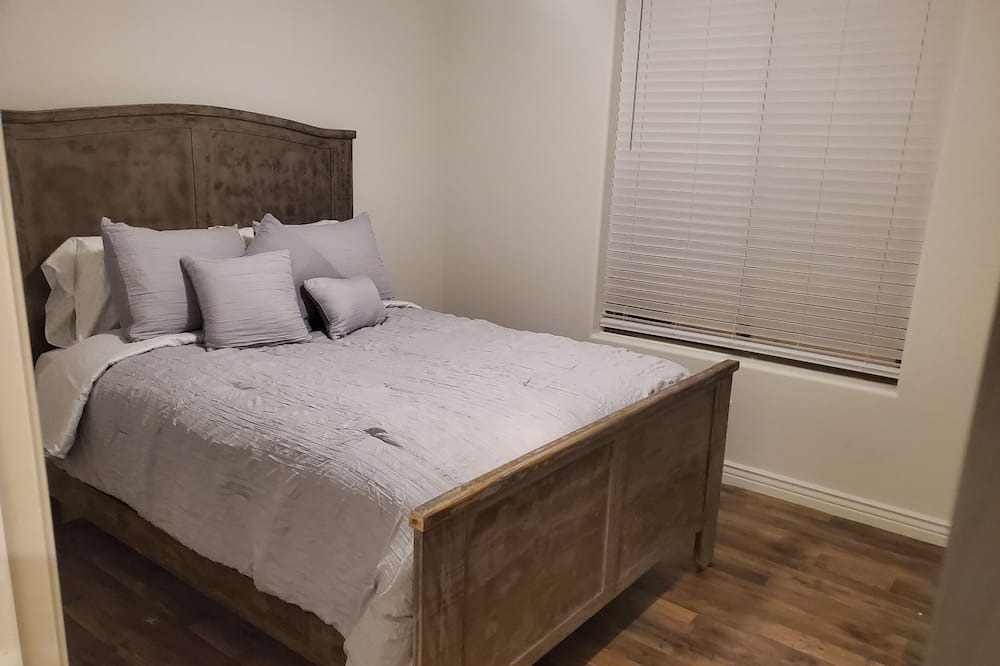 Photo of Bedroom in South Mountain