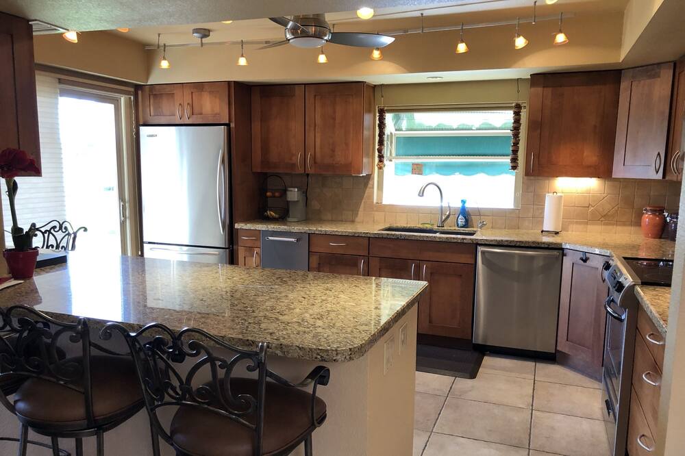 Photo of Kitchen in Cottonwood