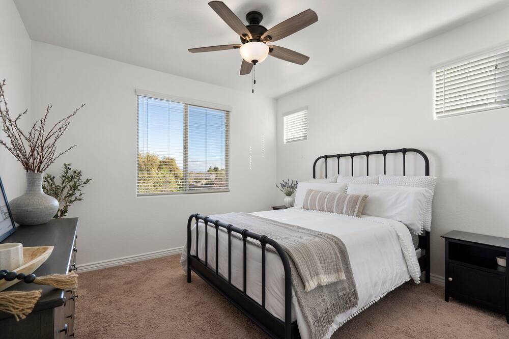 Photo of Bedroom in Rovey Farm Estates