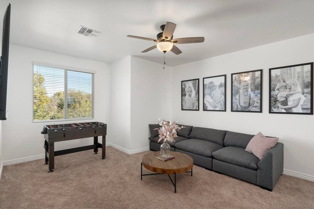 Photo of Livingroom in Rovey Farm Estates