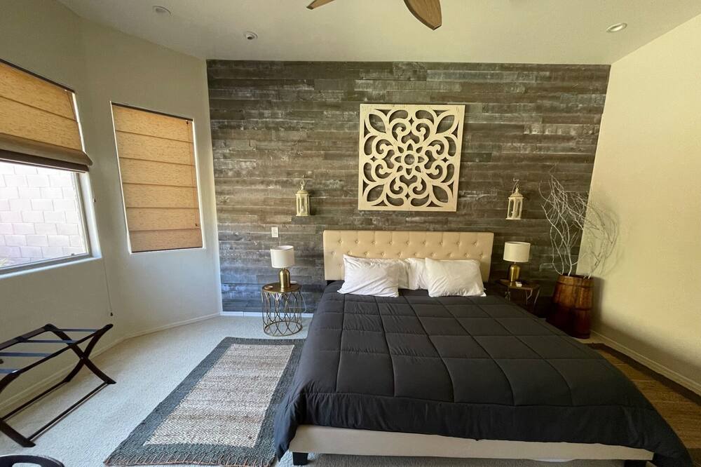 Photo of Bedroom in Foothills Reserve
