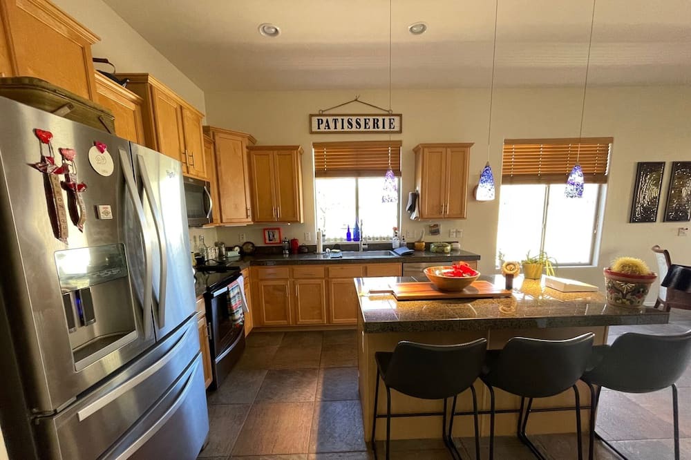Photo of Kitchen in Foothills Reserve