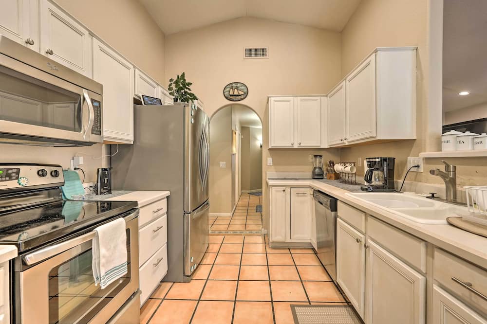 Photo of Kitchen in Arrowhead Lakes