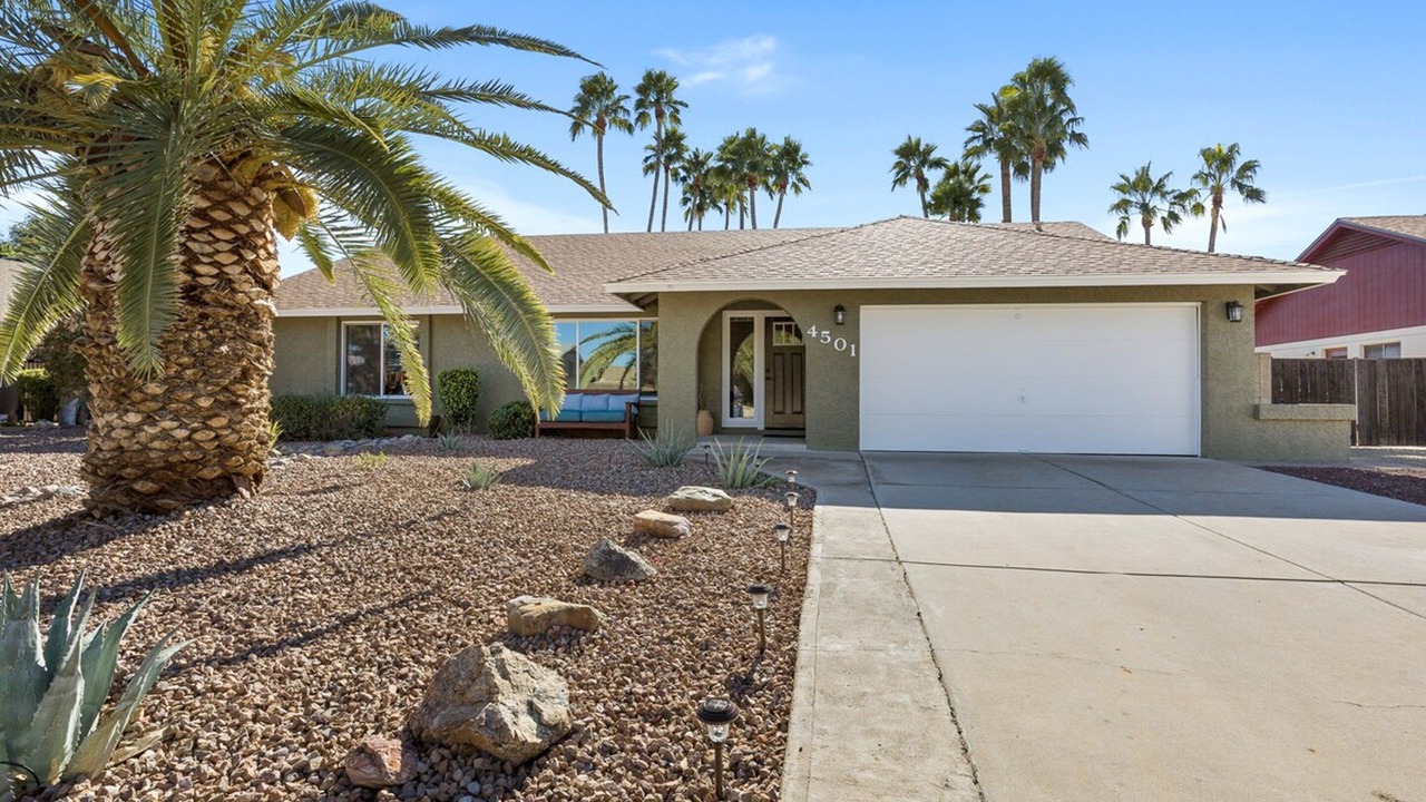 Photo of Outdoor in Paradise Valley Village