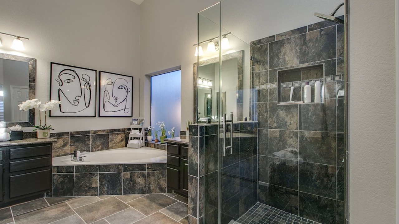 Photo of Bathroom in Paradise Park Vista