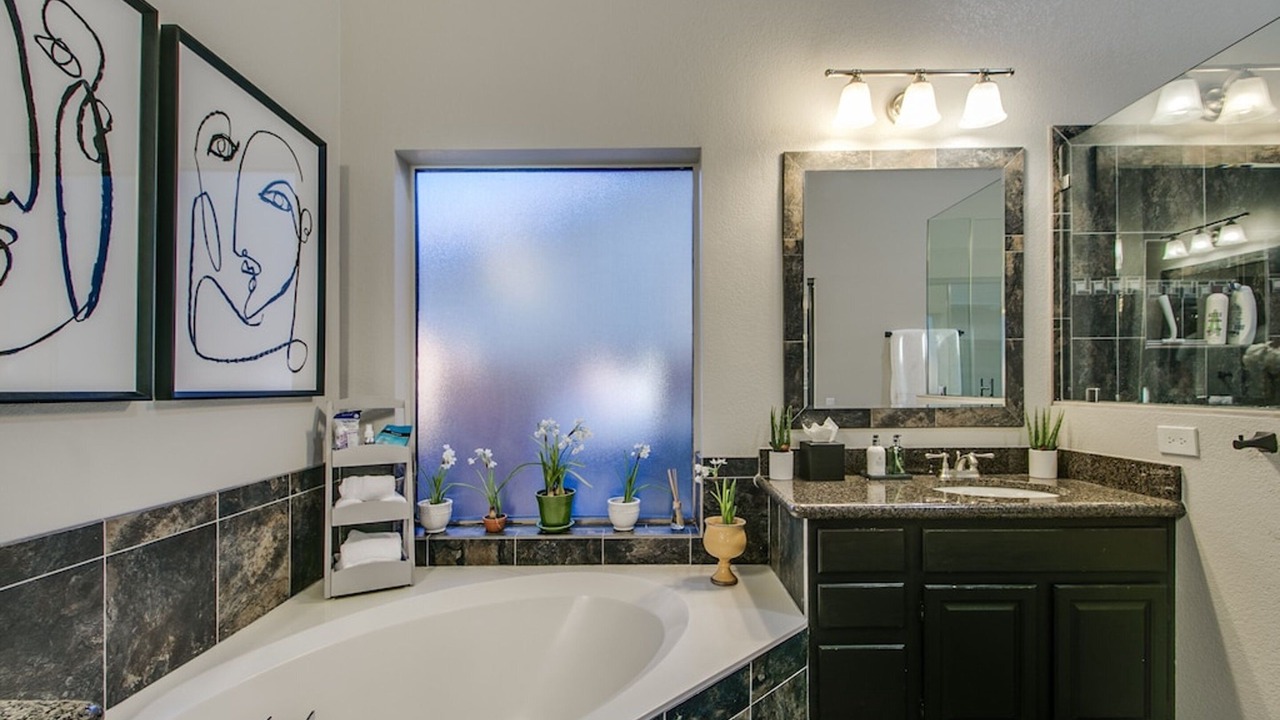 Photo of Bathroom in Paradise Park Vista