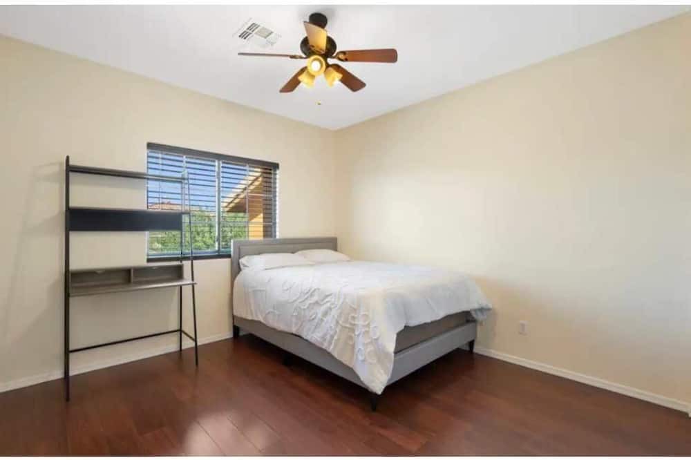 Photo of Bedroom in Rovey Farm Estates
